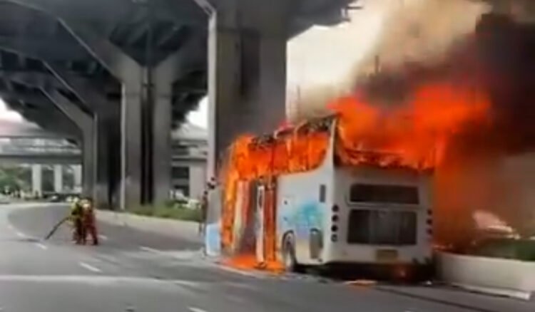 Bus sekolah di Thailand terbakar Tewaskan guru dan murid